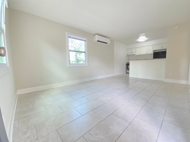 1 Bed/1 Bath Jr-Entrance, 1st Floor - Marina Vista