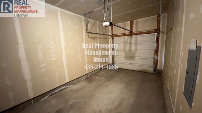 Photo - 427 E Red Fox Ln