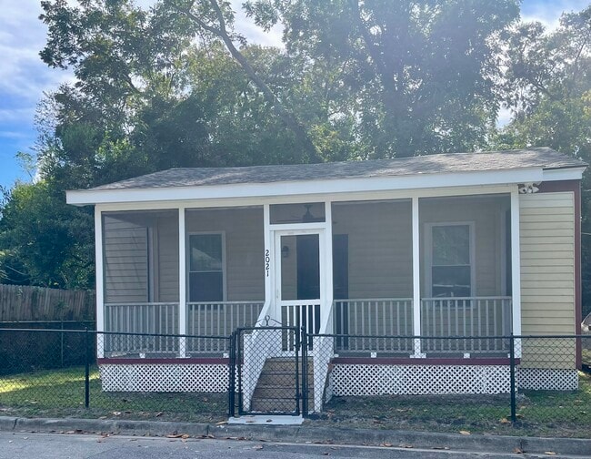 Photo - 2021 Hudson St