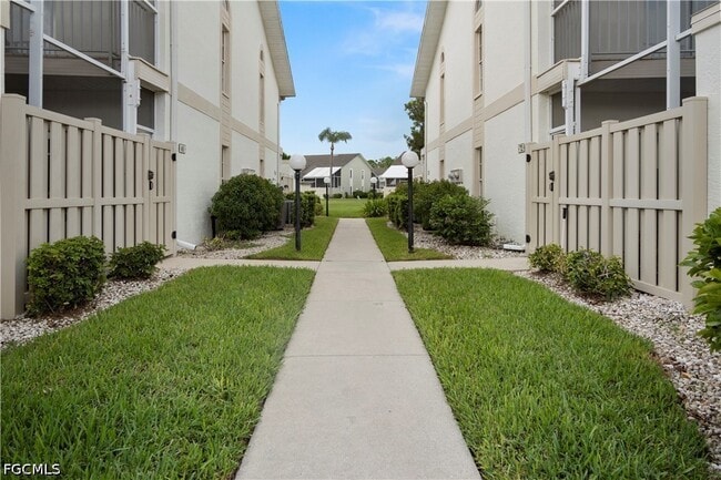 6879 Pentland Way