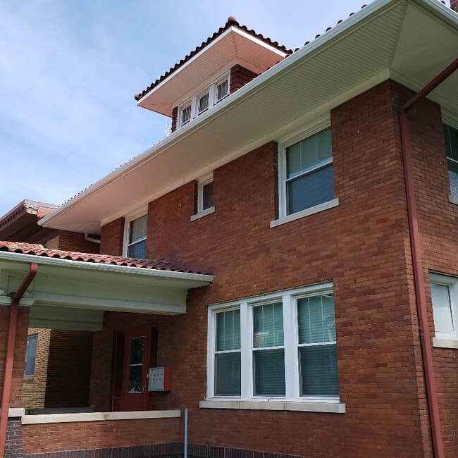 Photo - 531 S 36th St Unit 2