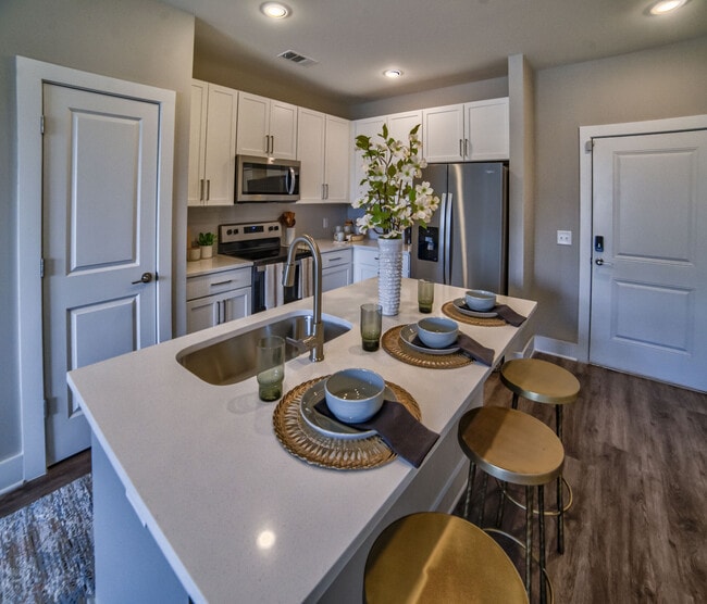 Prepare great meals in our chef-inspired kitchens - Avonlea Pointe Rental