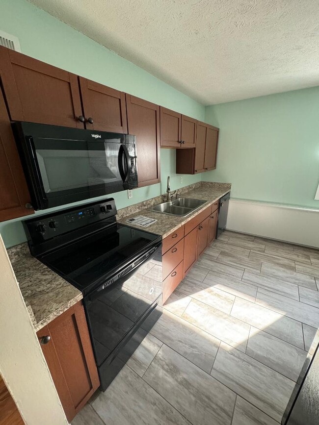 Photo - 452 S 30th St