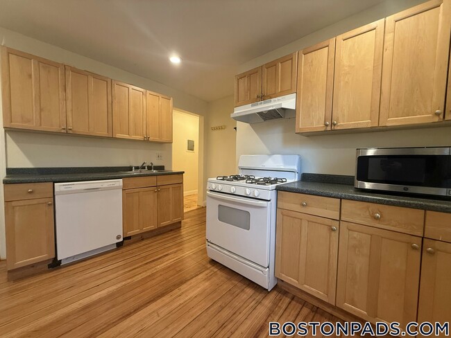 Photo - 64 Pleasant St Unit 2