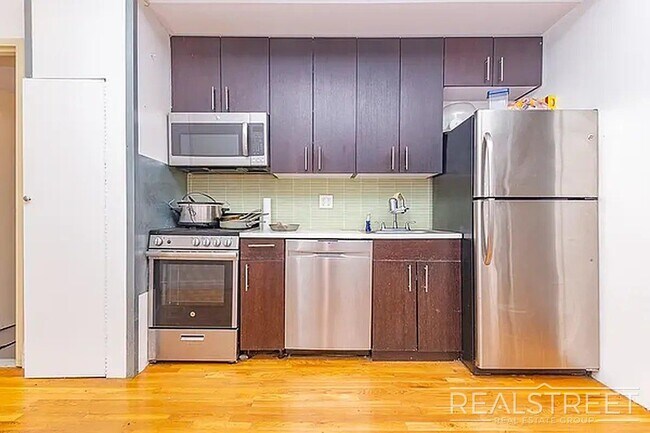 Photo - Massive Outdoor Patio | Spacious 3BR/2BA Apartment in Bushwick–East Williamsburg Unit 2E