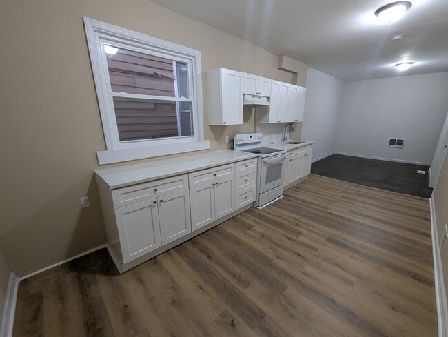 Photo - 152 S 10th St Unit 1