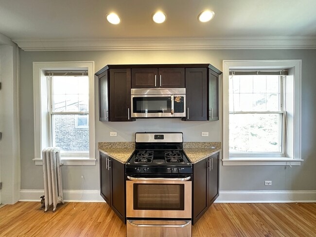 Photo - 4414 N Rockwell St Unit 3