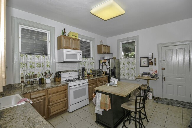 Photo - 3222 N Racine Ave Unit 3