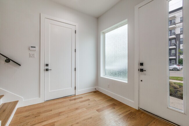 Photo - 2714 N Carroll Ave
