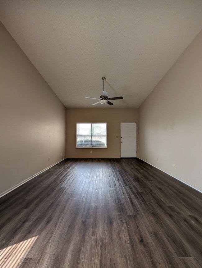 Photo - LOCATION!! On Wood Rd -Off Landa  / Fridge / Covered Back Patio / No Carpet / NBISD