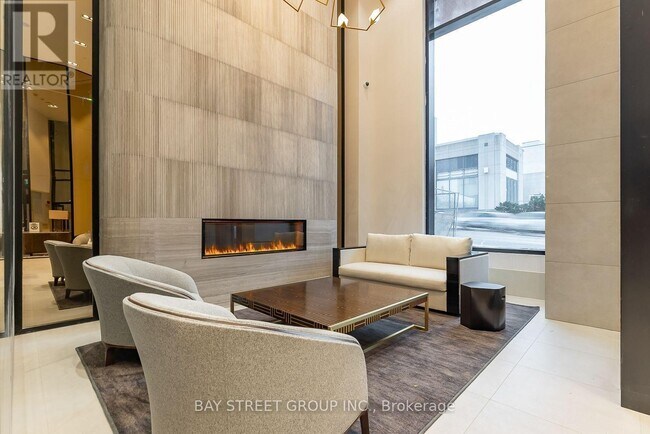 Photo - 2020 Bathurst St Unit 735