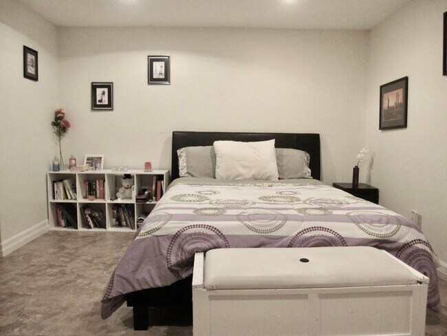 Photo - 646 Broadview Av