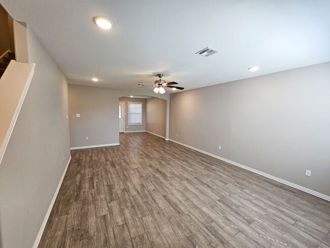 Photo - 6632 Leightyn Ln