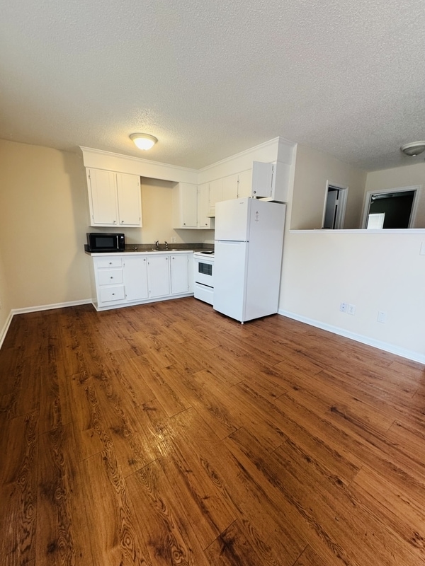 Photo - 3033 Adams Blvd