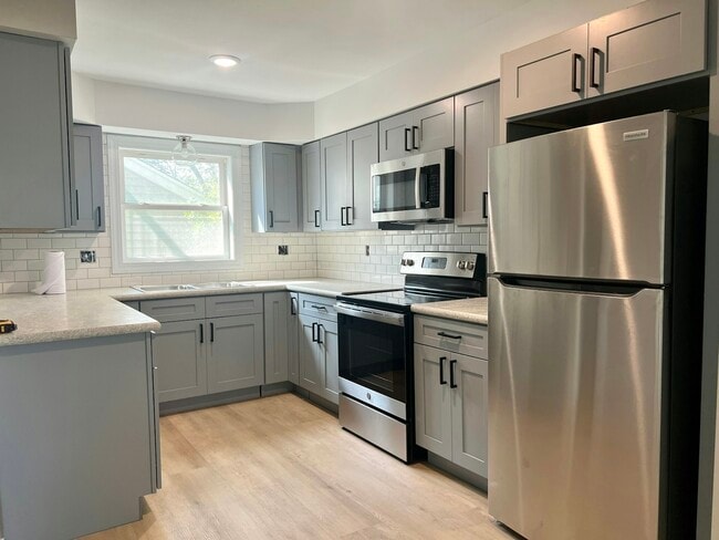 Building Photo - 302 S Harrison St Rental