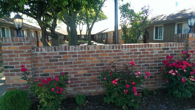 Photo - 1955 S Reynolds Rd