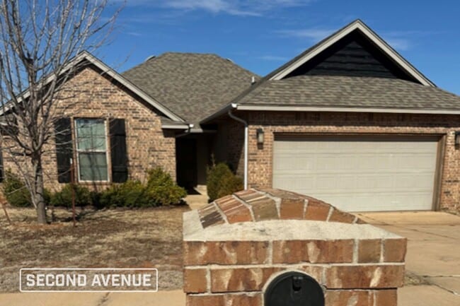 Building Photo - 8709 SW 37th St