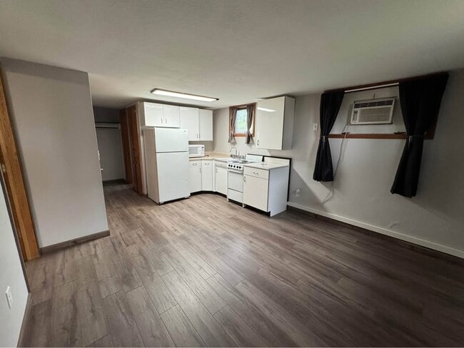 Building Photo - 2506 8th St N Unit 1 Rental