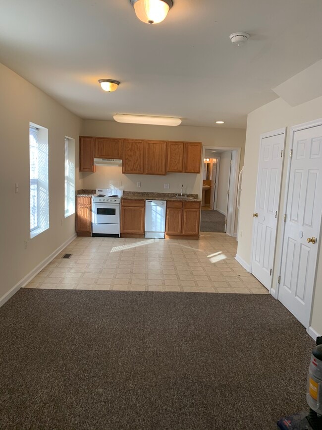Kitchen area - 818 Whitelock St Unit Apt. 1