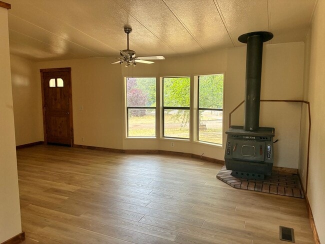 Photo - Fully Remodeled 5 Bedroom Home on 1 Acre with Shop, RV Parking & Stunning Views In Shady Cove