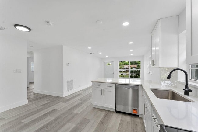Photo - 441 NW 2nd Ave
