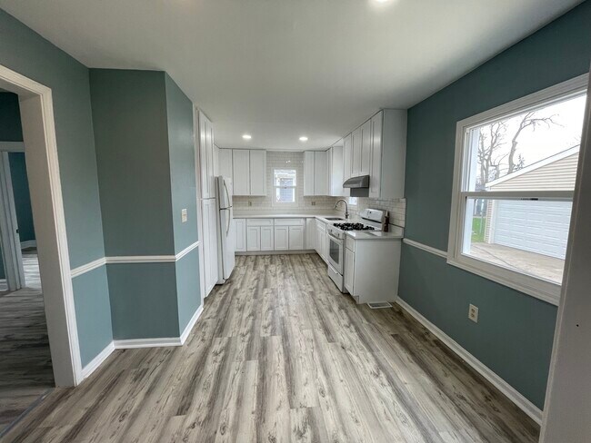 Photo - 114 E Richmond St