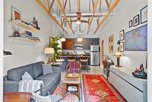 Photo - 309 Magnolia St SW