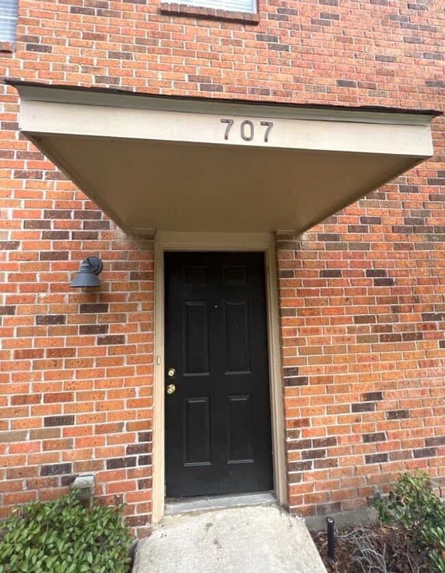 Photo - University View Condo, Gated 2 Bedroom Condo For Rent, Near LSU Unidad University View