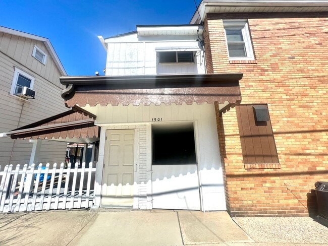 Building Photo - 1501 Merchant St Unit 1