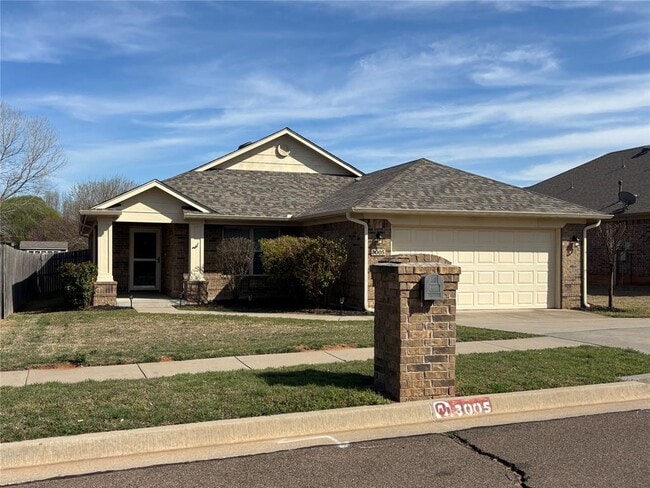 Building Photo - 3005 Grant Rd