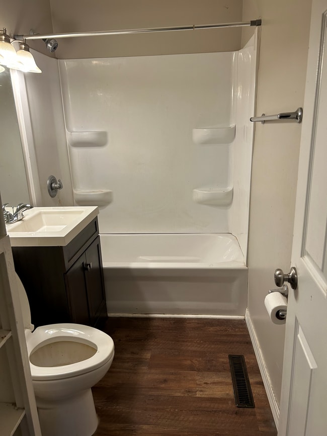 Photo - 1318 Hedgewood Dr