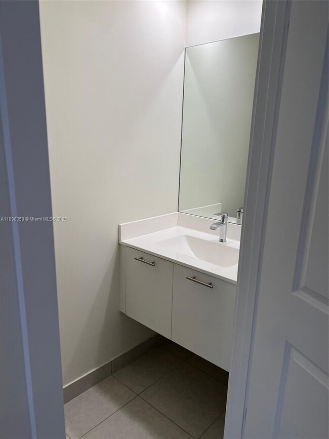 Photo - 10270 NW 66th St Unidad 107 Doral