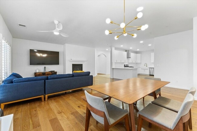 Photo - 302 Laurel Ct