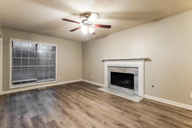 Photo - 1929 Knipe Dr SW