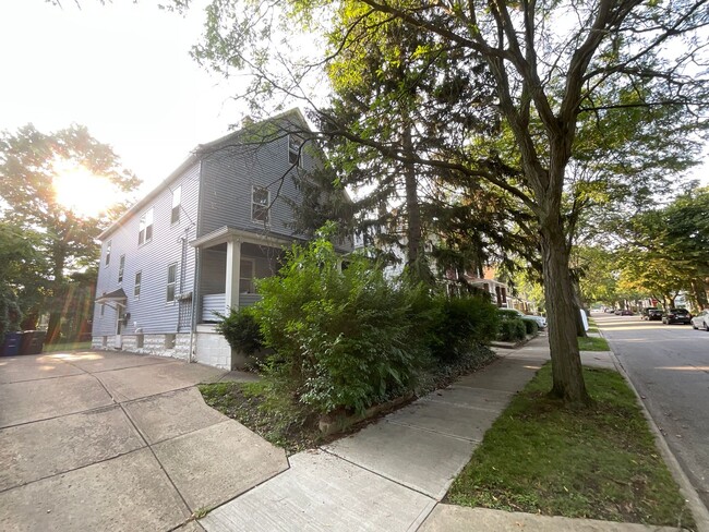 Building Photo - 2070 Lark St Unit 2070 Lark Street  03 Rental