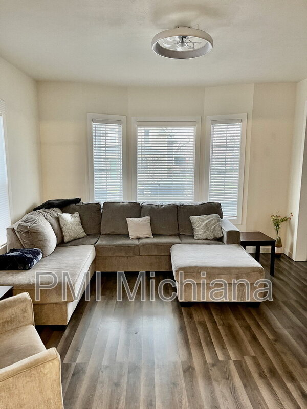 Photo - 924 Sherman Ave