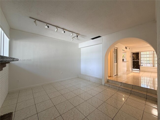 Photo - 9155 Fontainebleau Blvd