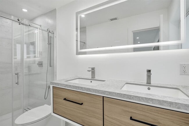 Photo - 1960 SE 5th Ct