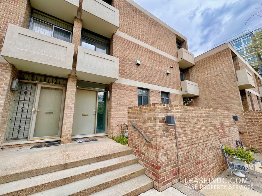 Photo - 1257 Delaware Avenue SW-