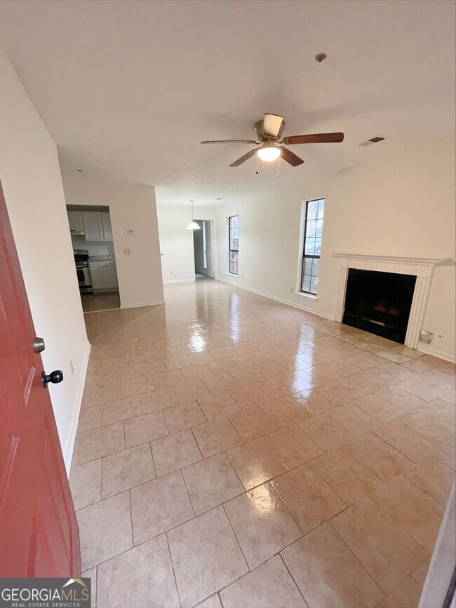 Photo - 621 Windchase Ln