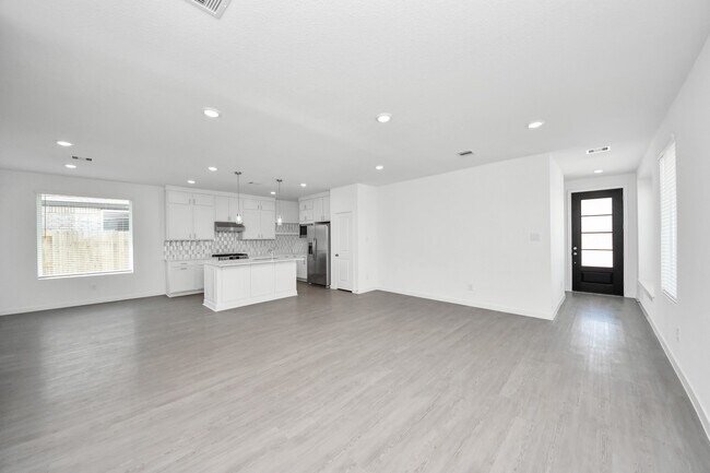 Photo - 29515 Pondview Dr