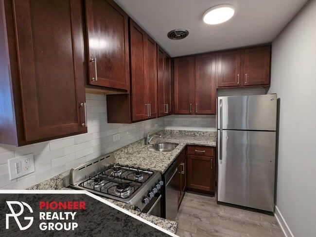 Photo - 454 W Barry Ave Unit 3