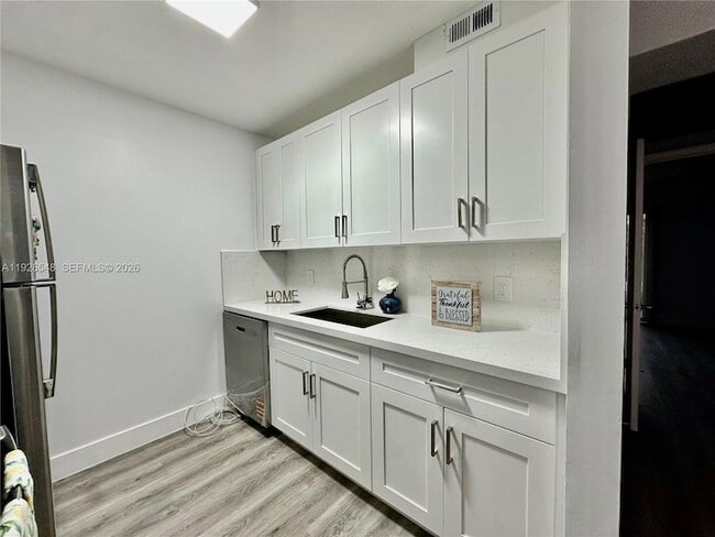 Building Photo - 13455 SW 9th Ct Unit 216J