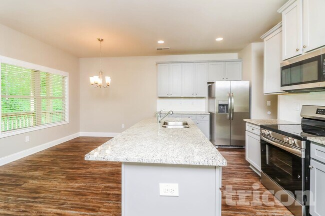 Photo - 673 Ireland Ln