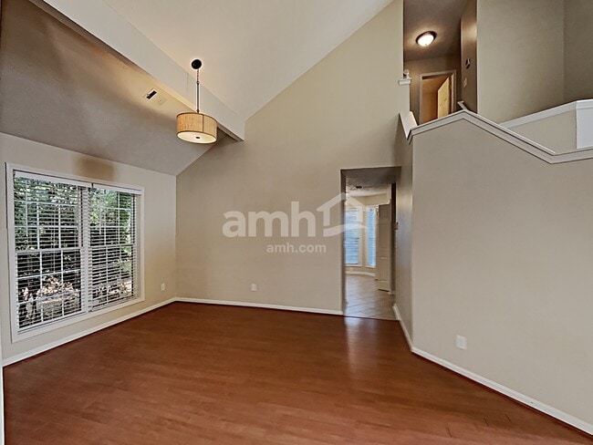 Photo - 670 Old Johnson Rd