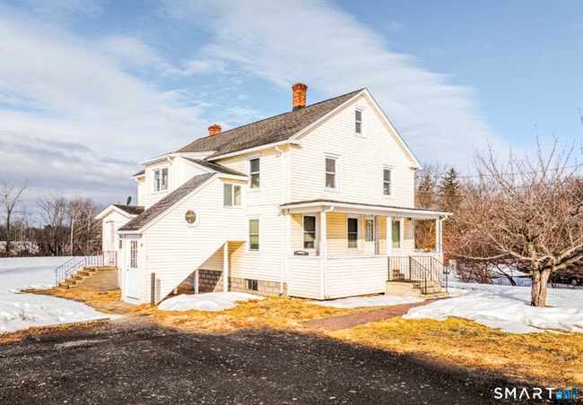 Building Photo - 8 Piney Ridge Rd