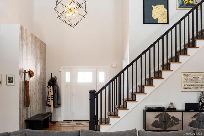 Photo - 46 Will Tremper Dr