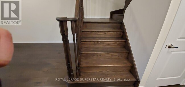 Photo - 71 Esther Cres