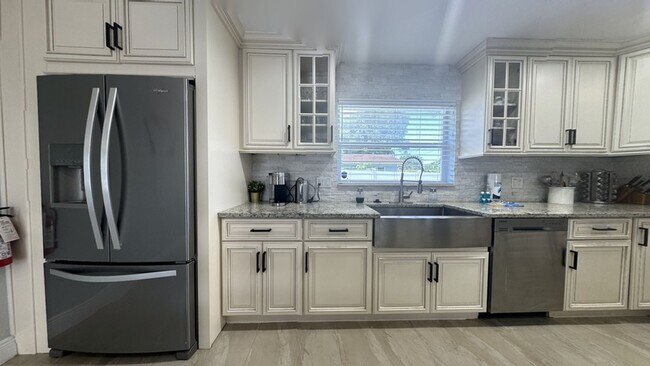 Photo - 2558 E Rosery Rd