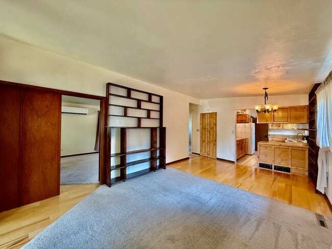 Photo - Charming 2-Bed Home in Middle Shooks Run — Utilities Included